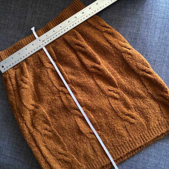 SOLD Soft! Urban Outfitters UO Golden Brown Mercer Cable Knit Mini Skirt XS - Picture 6 of 10